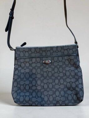 ⭐️ Coach Sling Bag As Is